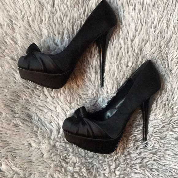Steve Madden Pumps - Picture 2 of 5
